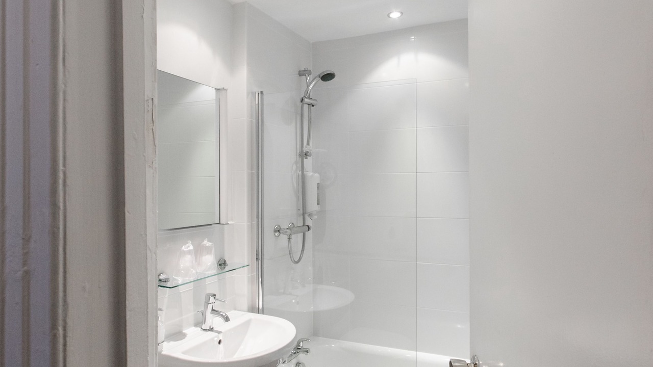 Photo of Bathroom in Glasgow Westend