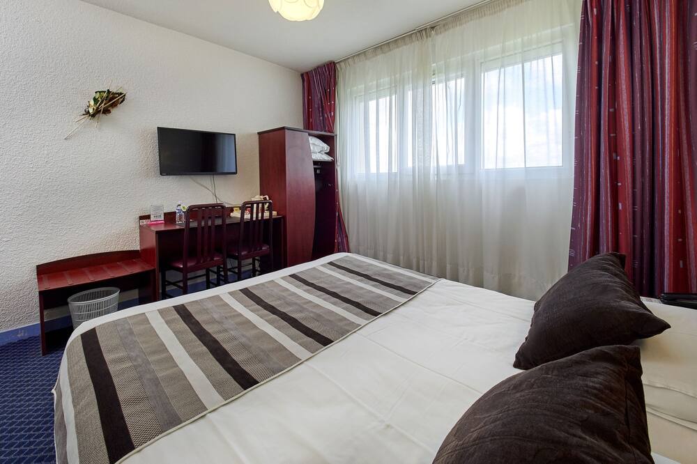 Photo of Bedroom in Morlaix