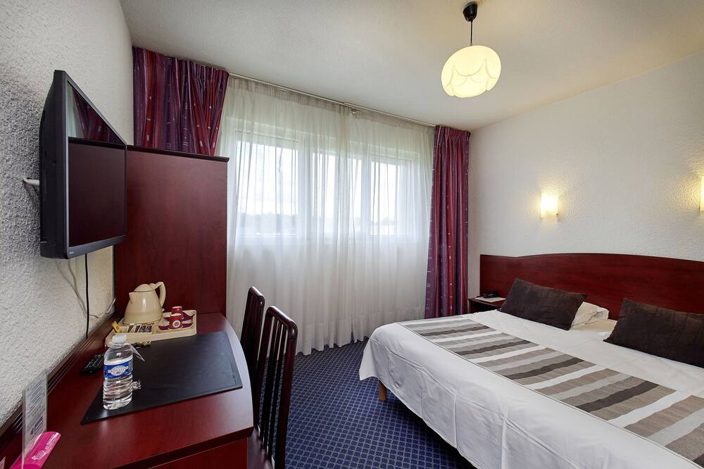 Photo of Bedroom in Morlaix
