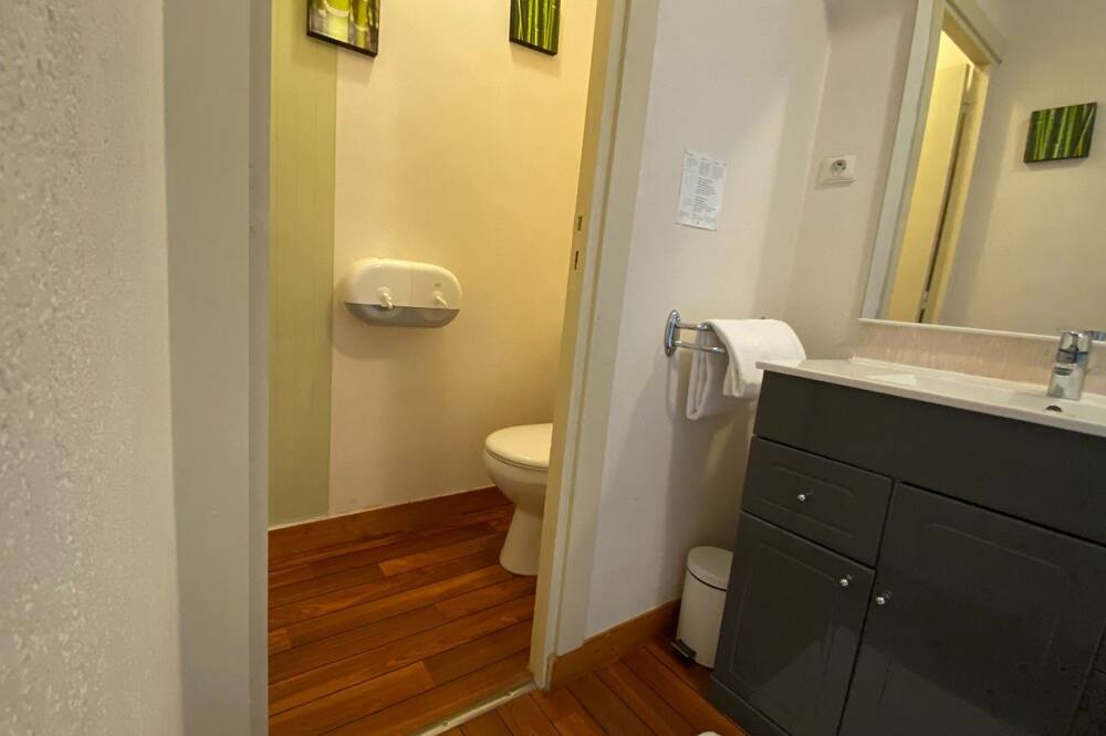 Photo of Bathroom in Morlaix