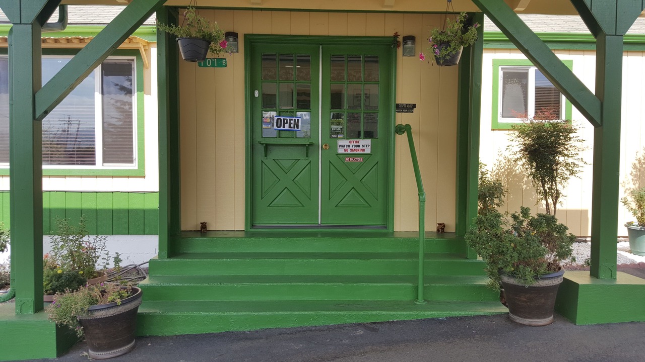 Photo of Buildings in Roseburg