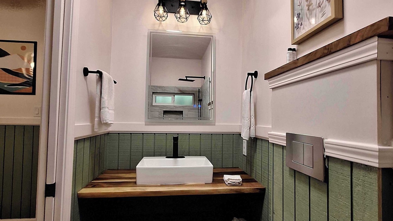 Photo of Bathroom in Hilo