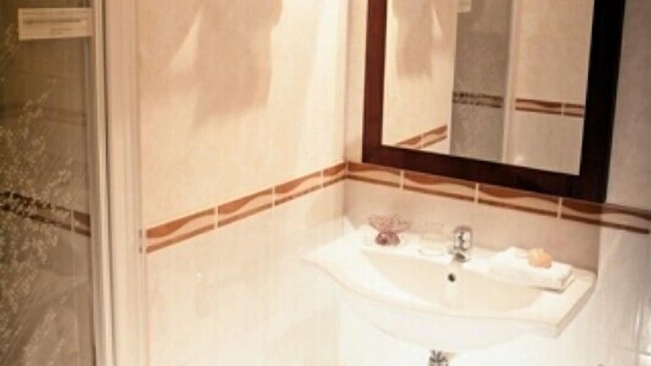 Photo of Others in Amou