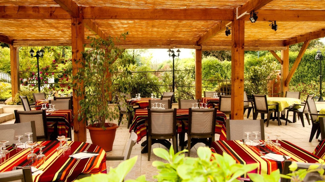 Photo of Others in Amou