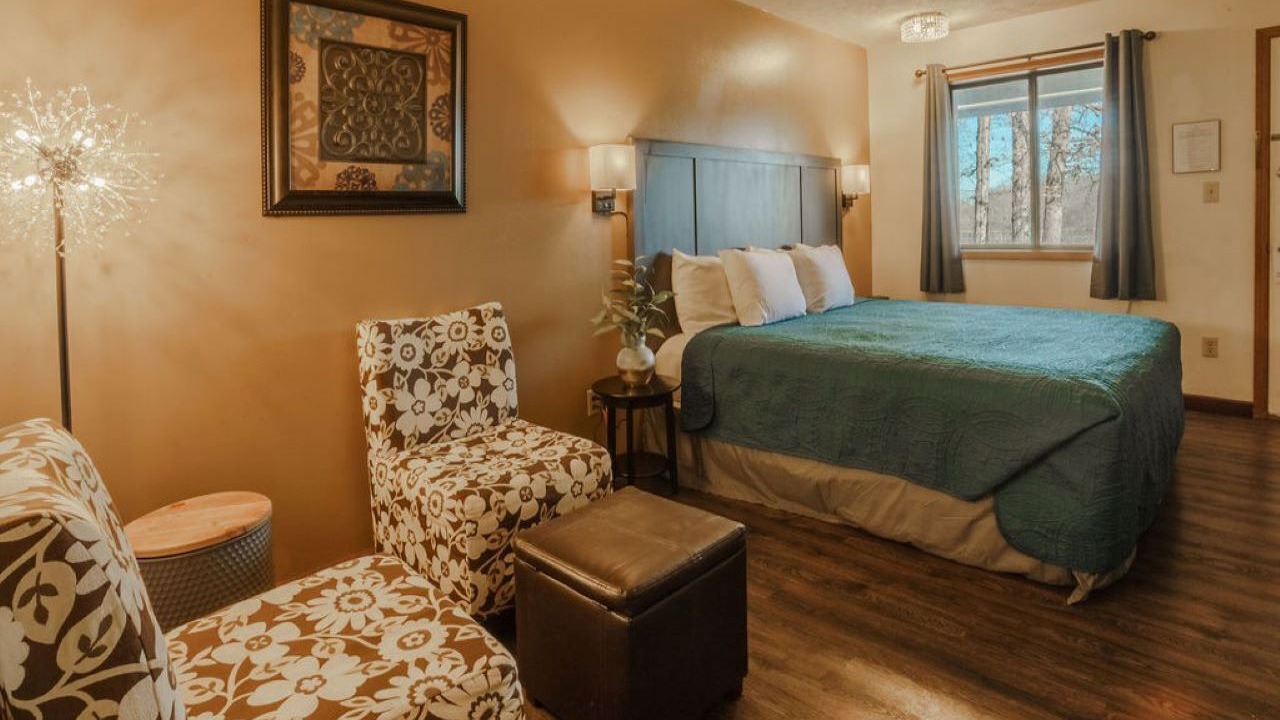 Photo of Bedroom in Branson West