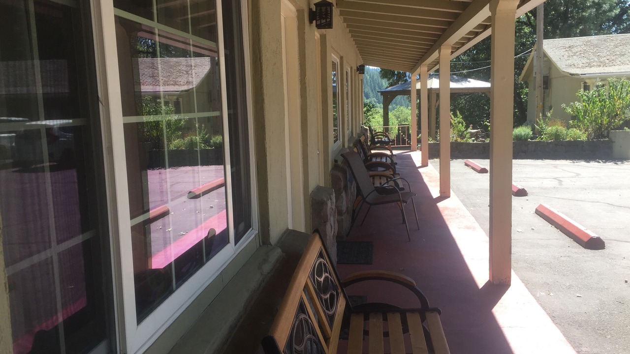 Photo of Bedroom in Dunsmuir