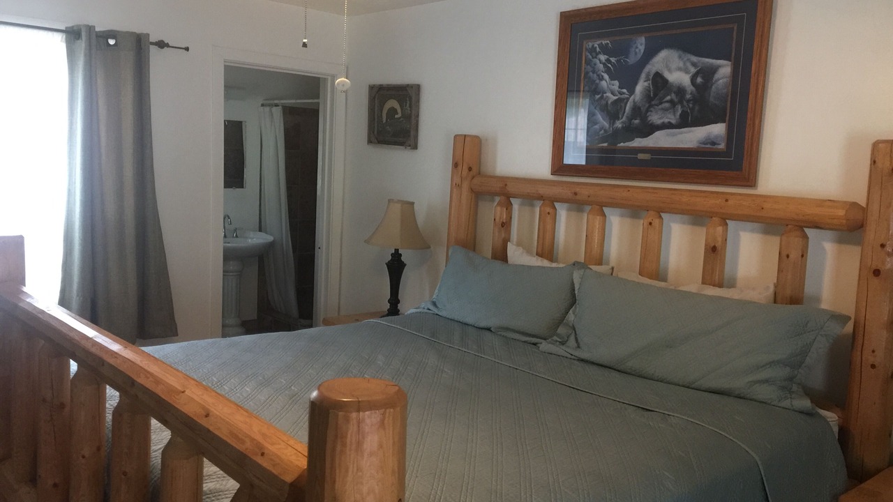 Photo of Bedroom in Dunsmuir