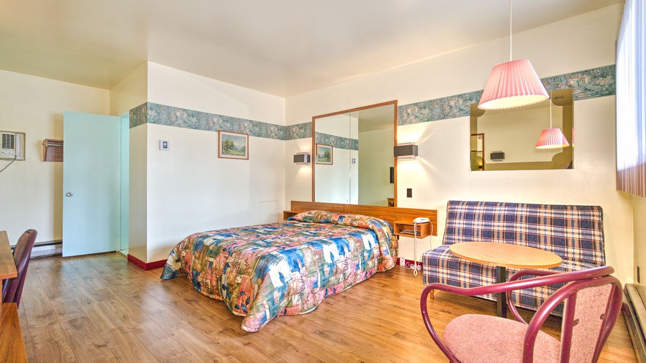 Photo of Bedroom in Saint-Hubert