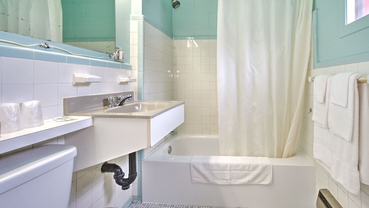 Photo of Bathroom in Saint-Hubert