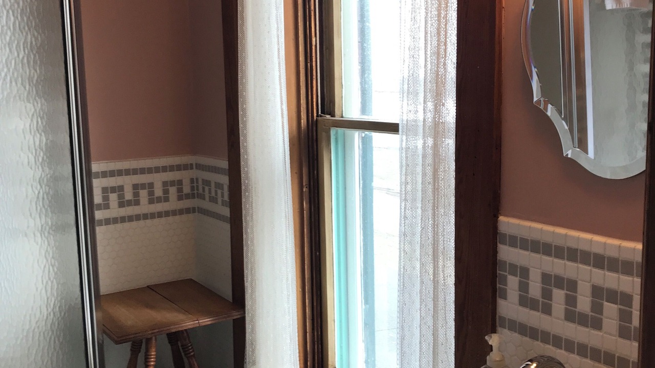 Photo of Bathroom in Nauvoo