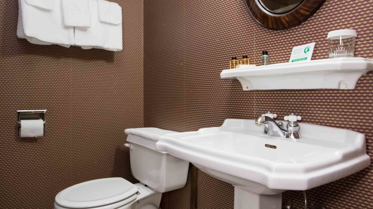 Photo of Bathroom in East Greenville