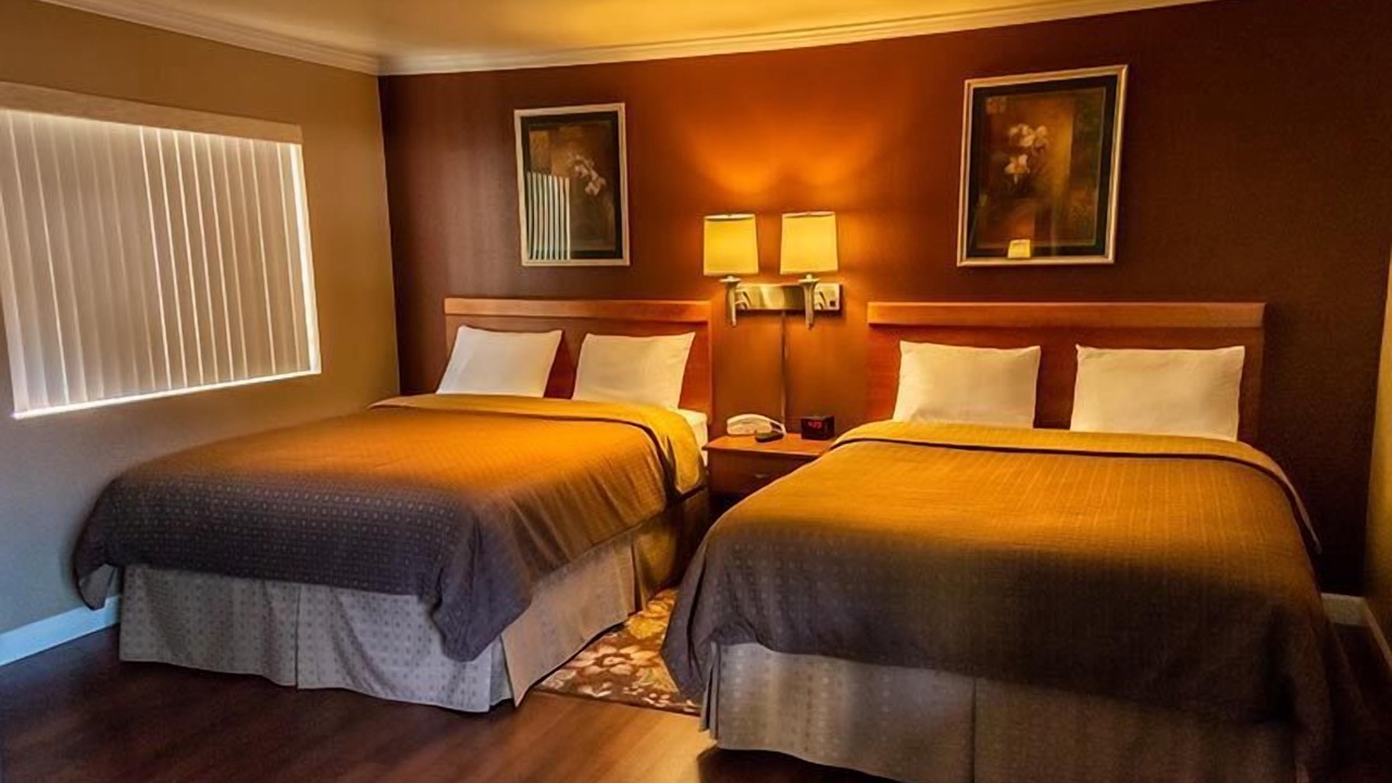 Photo of Bedroom in Shady Cove