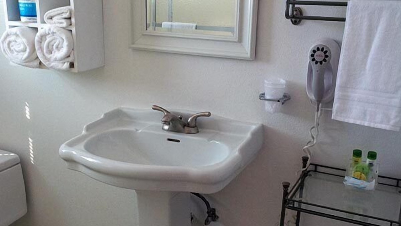 Photo of Bathroom in Shady Cove