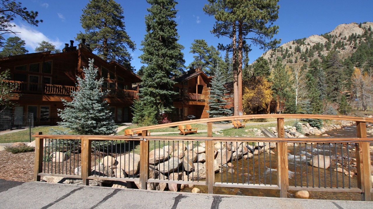 Photo of Buildings in Estes Park