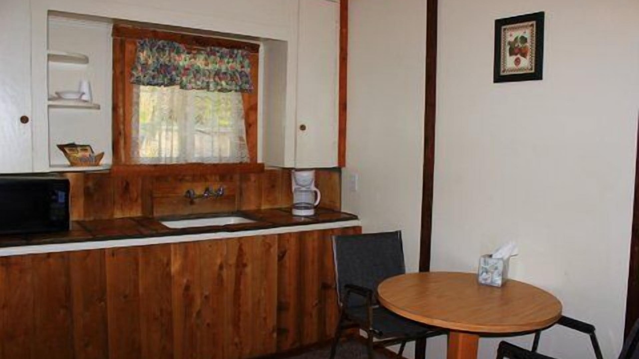 Photo of Livingroom in Gold Bar