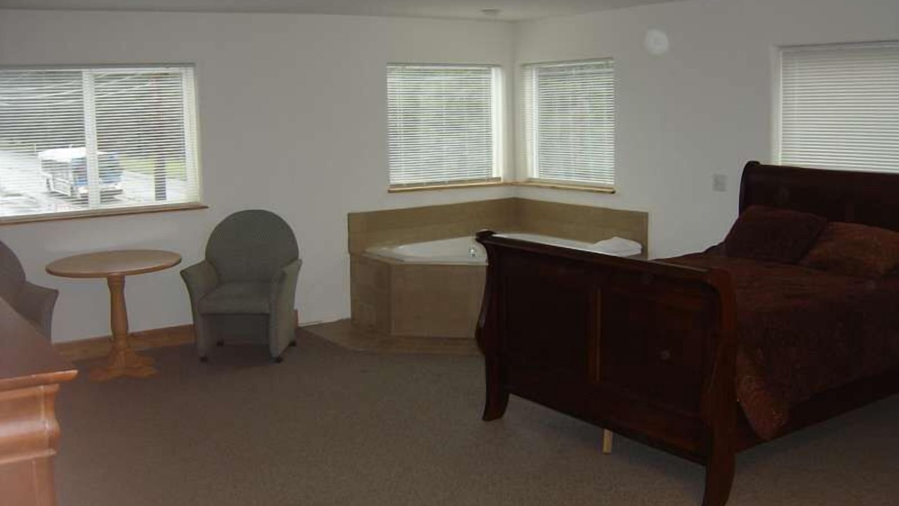 Photo of Others in Gold Bar