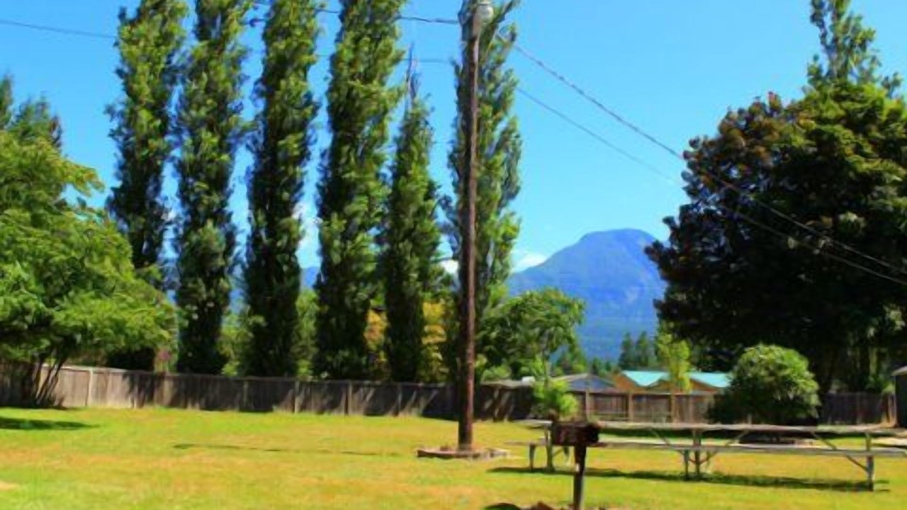 Photo of Outdoor in Gold Bar