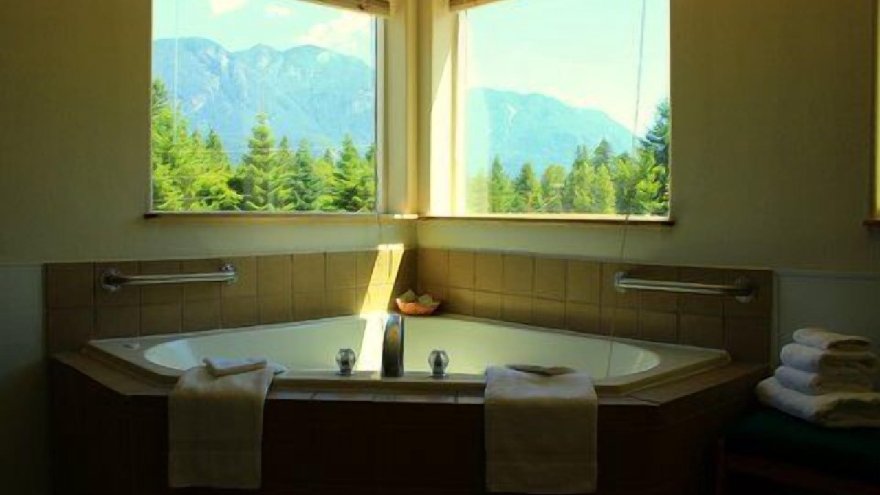 Photo of Bathroom in Gold Bar