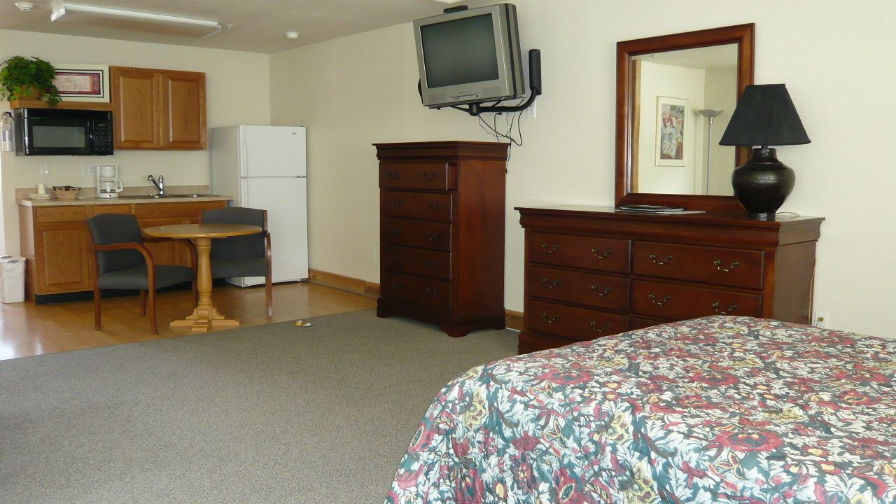 Photo of Others in Gold Bar