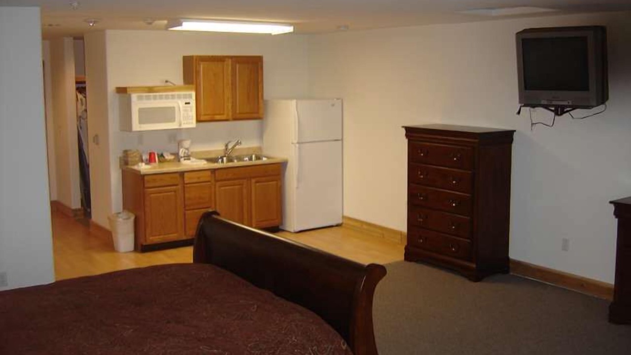 Photo of Others in Gold Bar