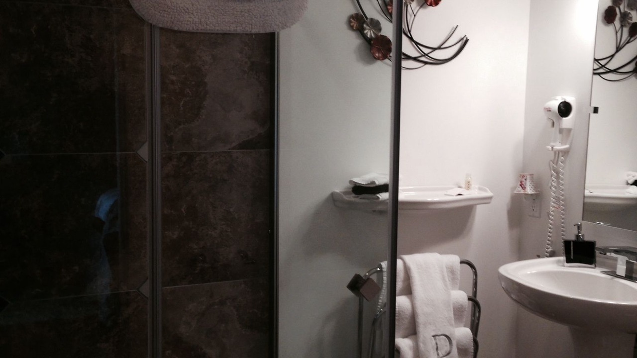 Photo of Bathroom in Summerside