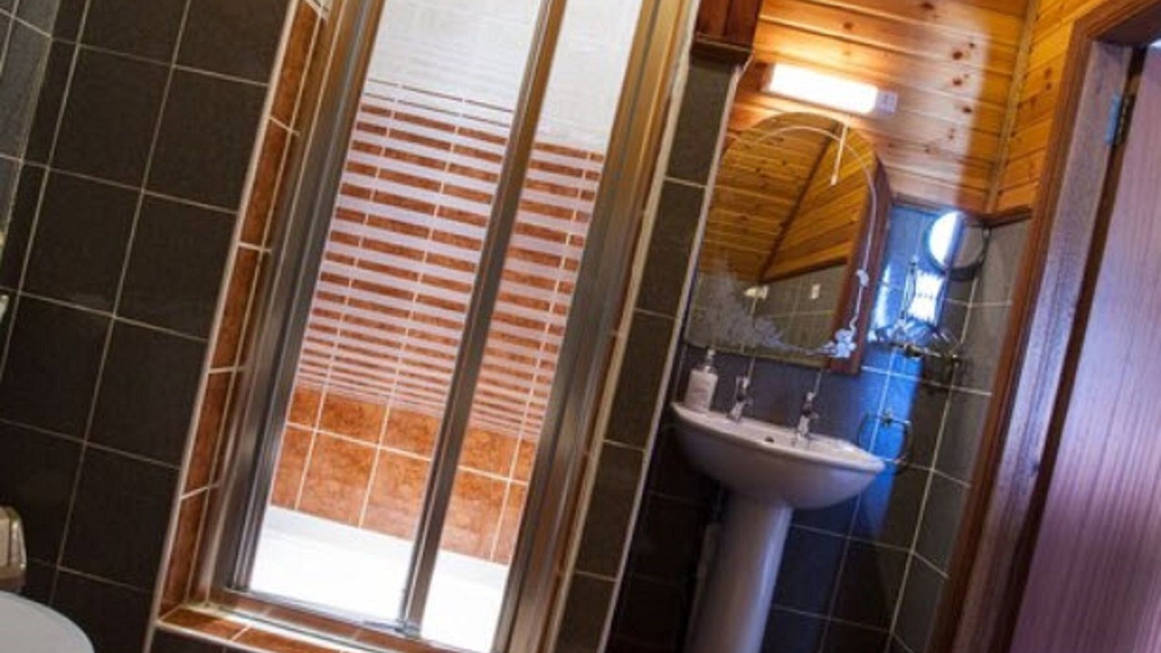 Photo of Bathroom in Cairndow