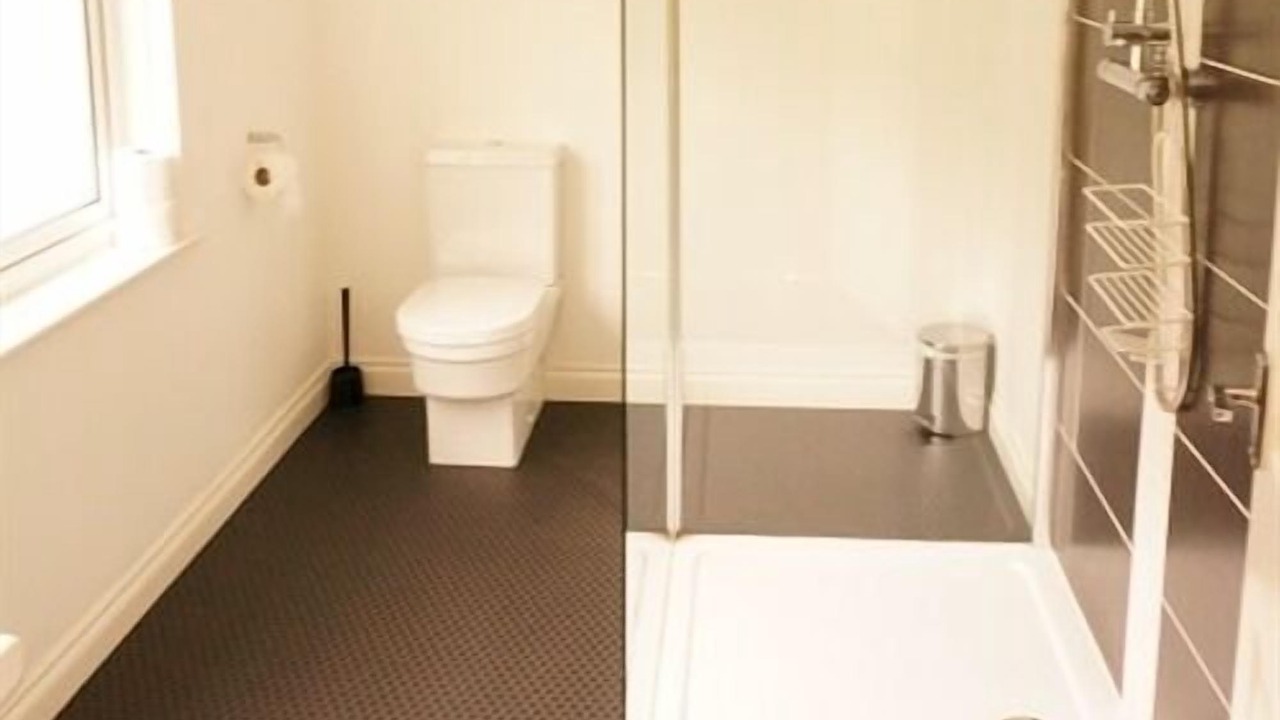 Photo of Bathroom in Shanklin