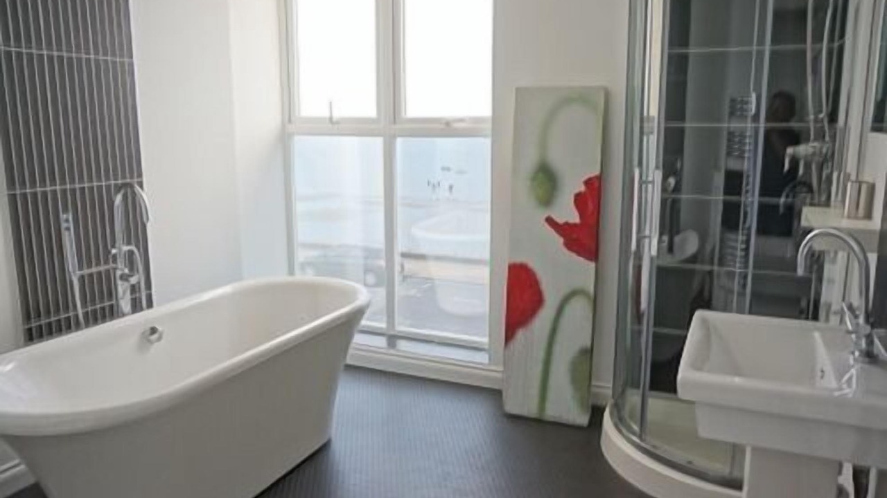 Photo of Bathroom in Shanklin