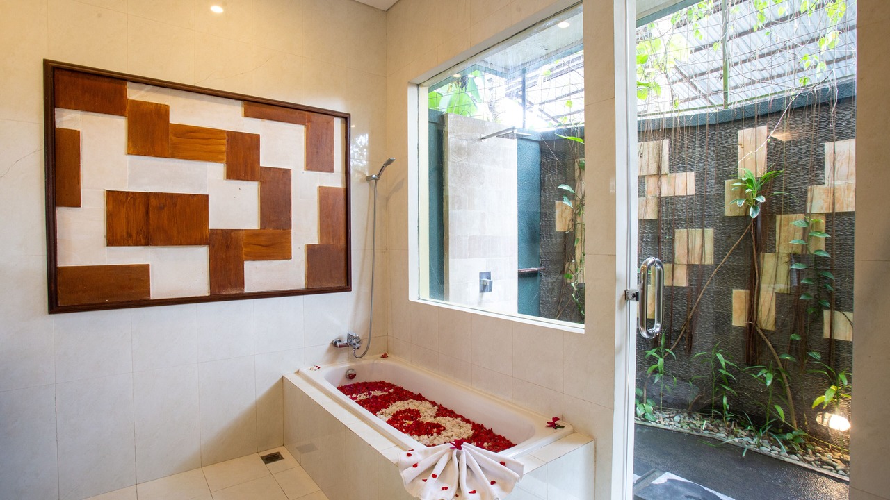 Photo of Bathroom in Kedewatan