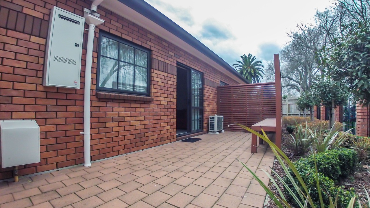 Photo of Patio Balcony in Hamilton East