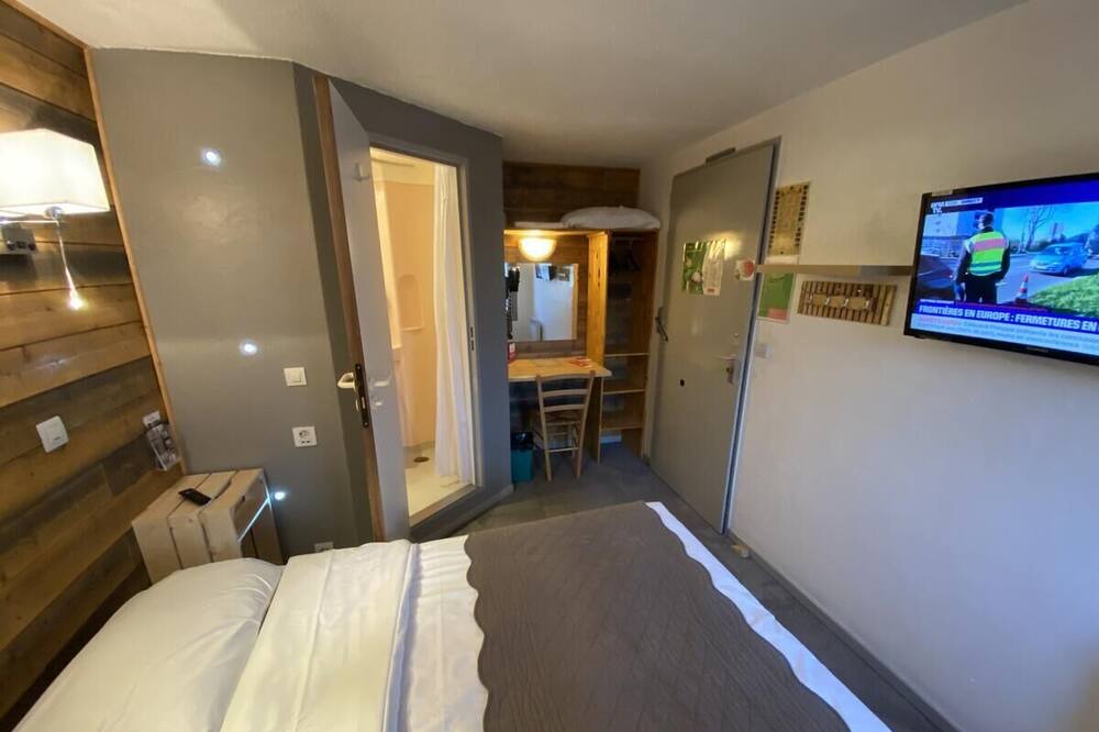 Photo of Bedroom in La Motte-Servolex