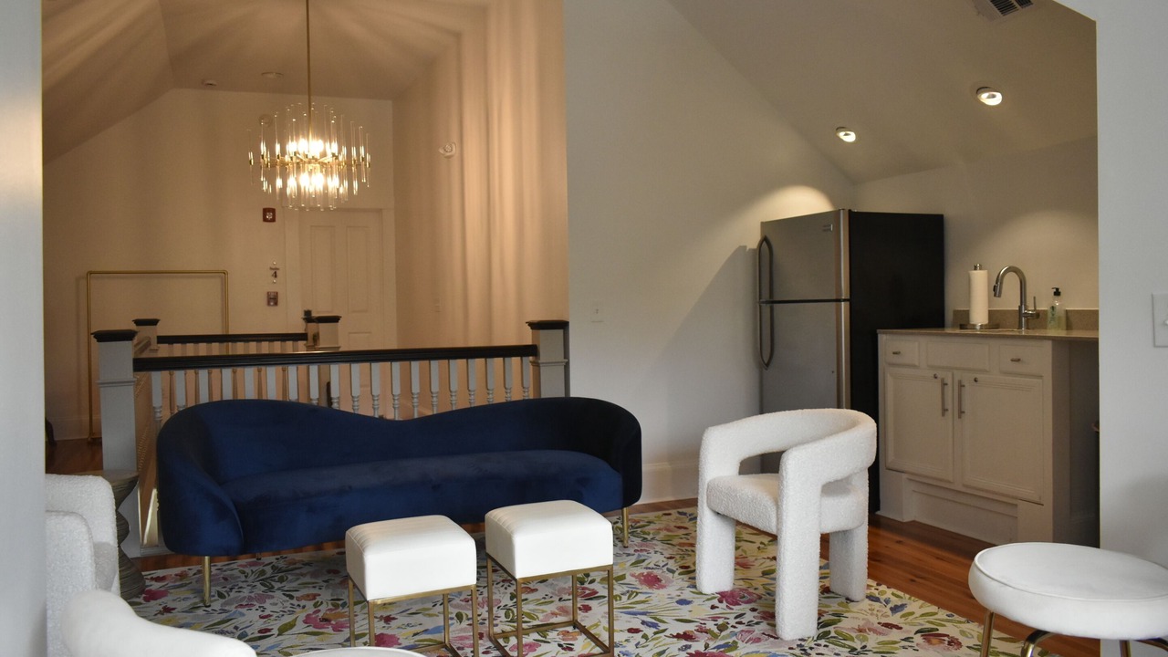 Photo of Others in Monroe