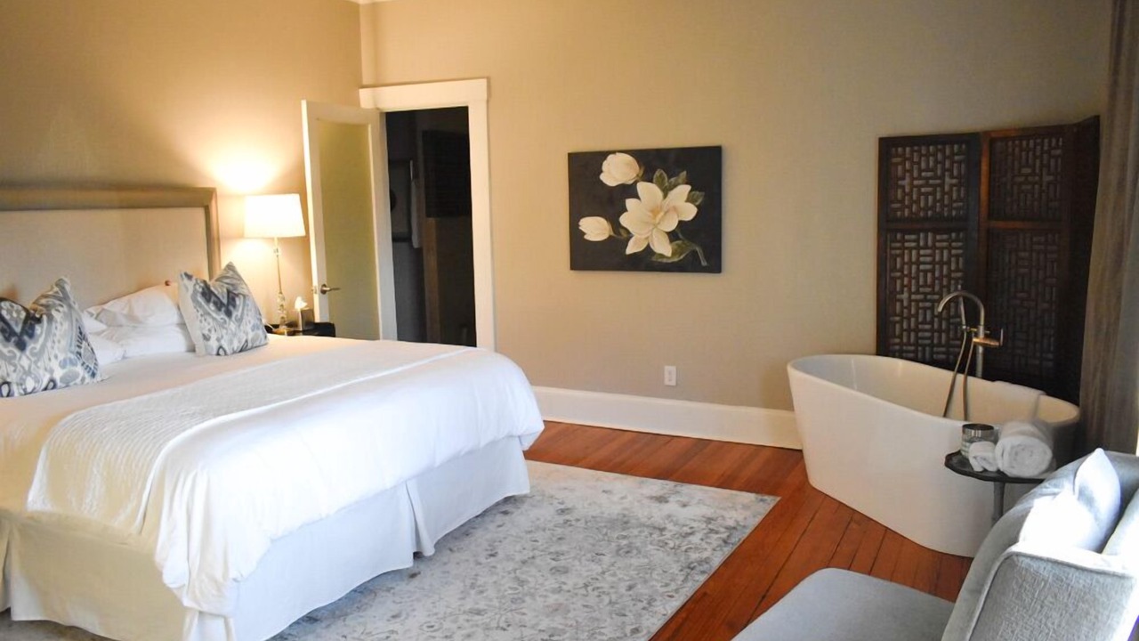 Photo of Others in Monroe