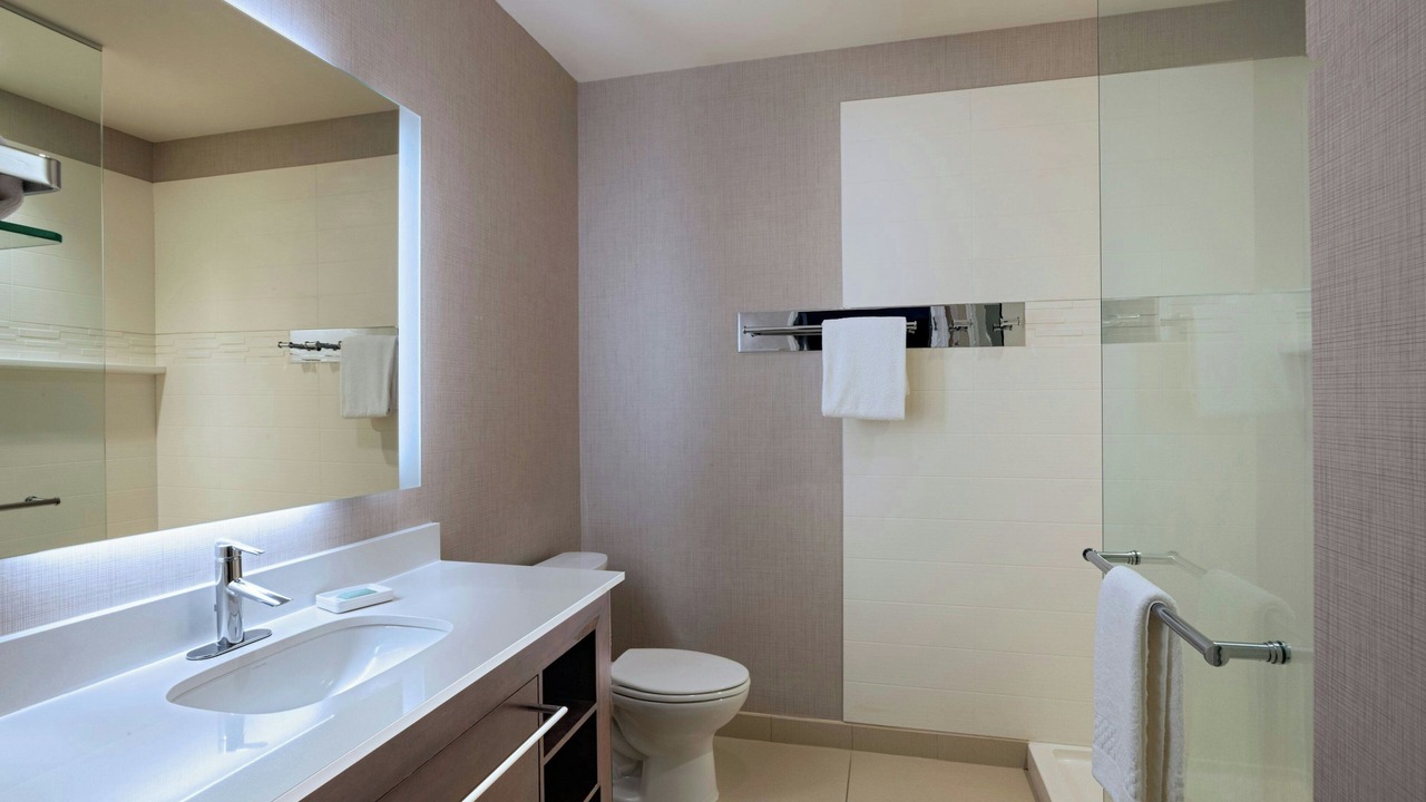 Photo of Bathroom in Aksarben - Elmwood Park