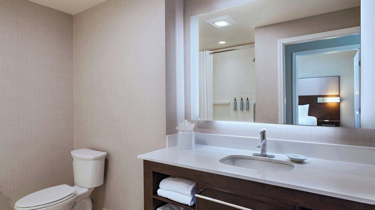 Photo of Bathroom in Aksarben - Elmwood Park