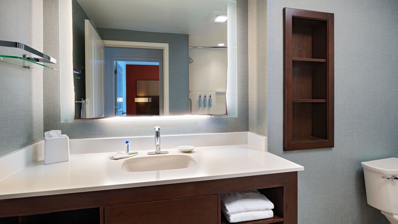 Photo of Bathroom in Aksarben - Elmwood Park