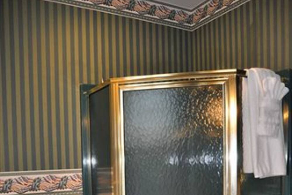 Photo of Bathroom in Leetonia
