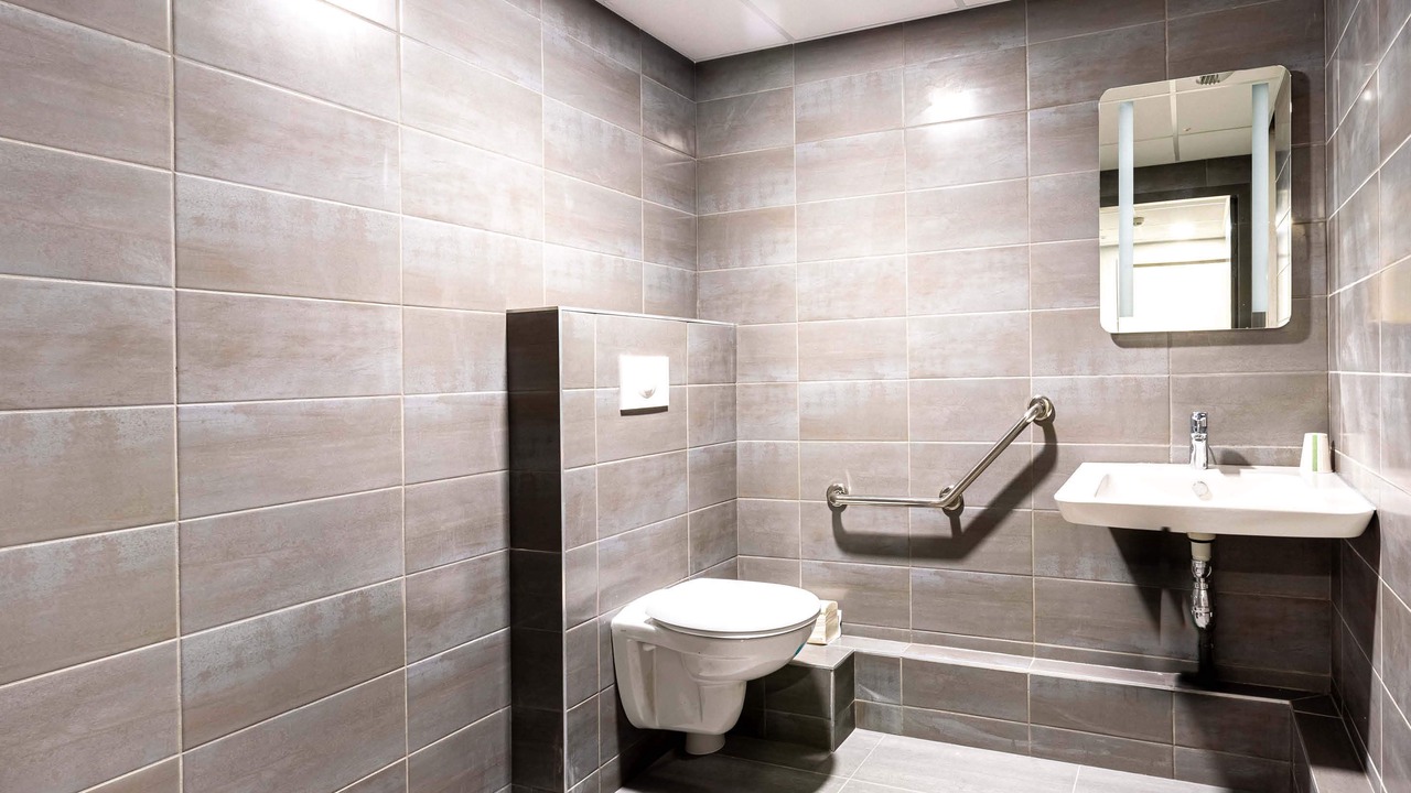 Photo of Bathroom in Saint-Sylvain-d'Anjou