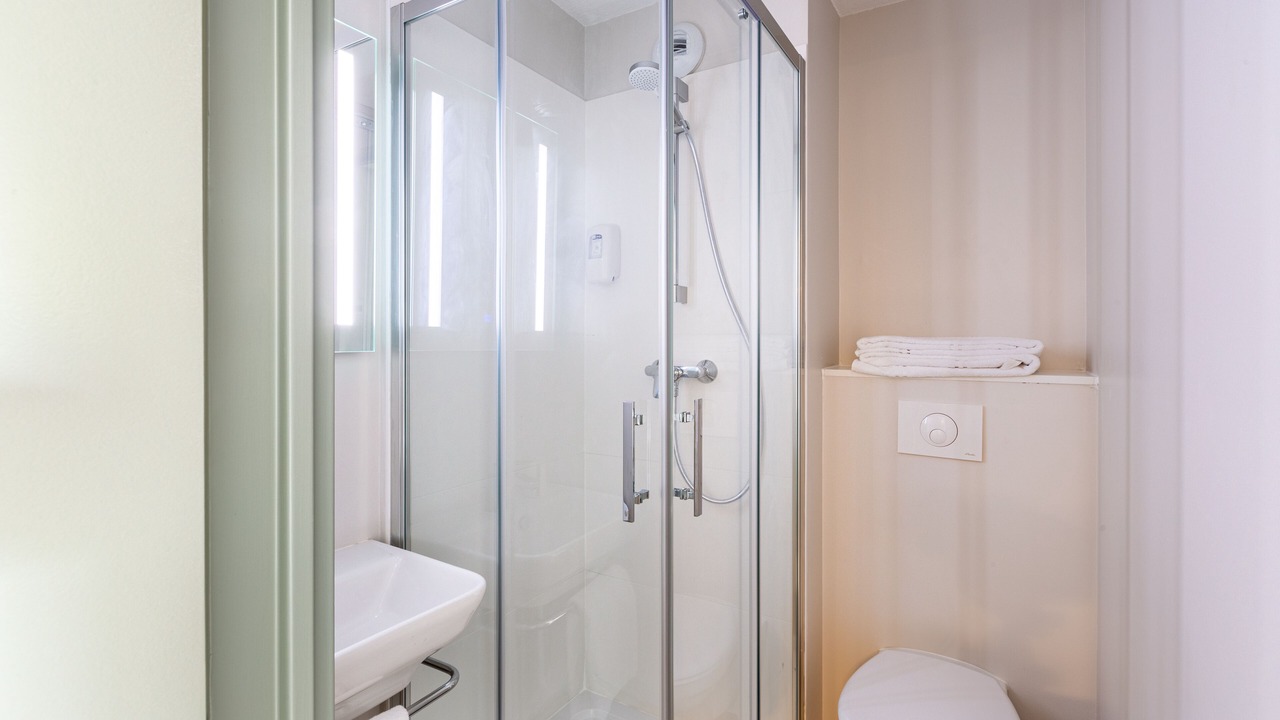 Photo of Bathroom in Saint-Sylvain-d'Anjou