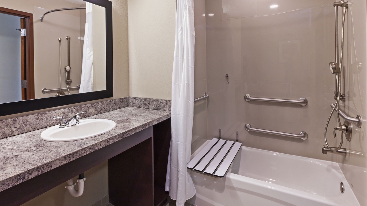 Photo of Bathroom in Glenpool