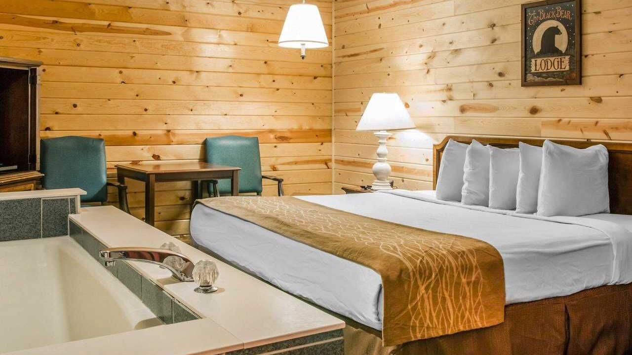 Photo of Bedroom in Mackinaw City