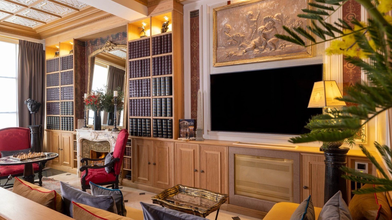 Photo of Others in Saint-Germain-des-Pres