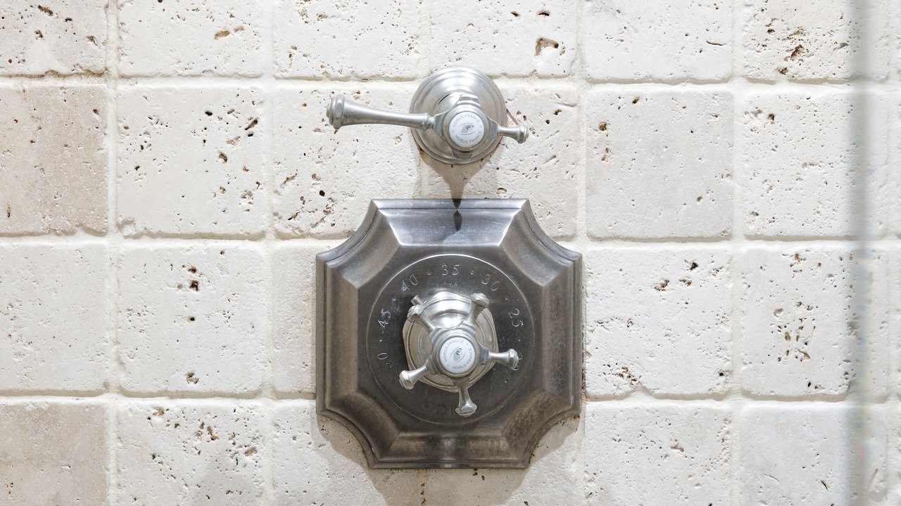 Photo of Bathroom in Arsenal