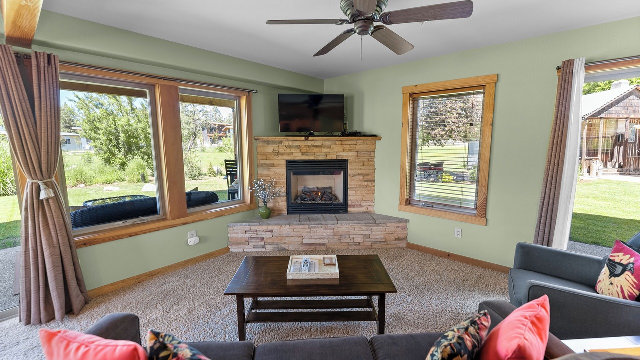 Photo of Livingroom in Winthrop