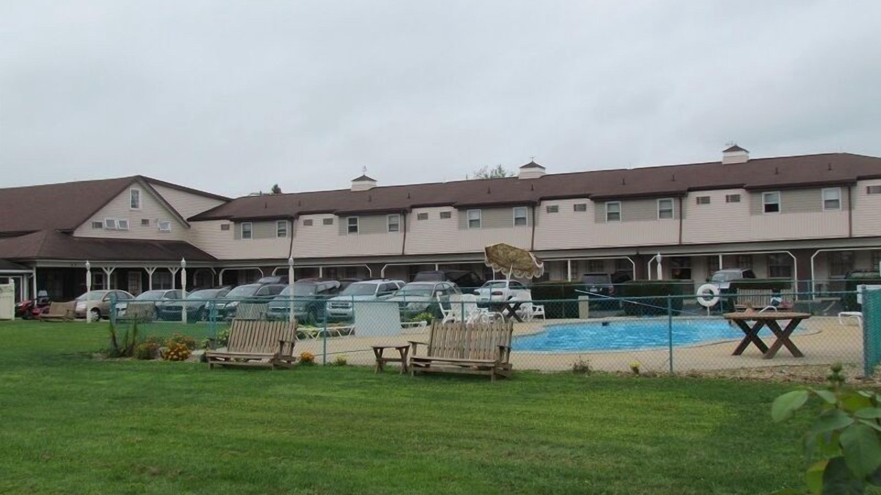 Photo of Buildings in Ronks