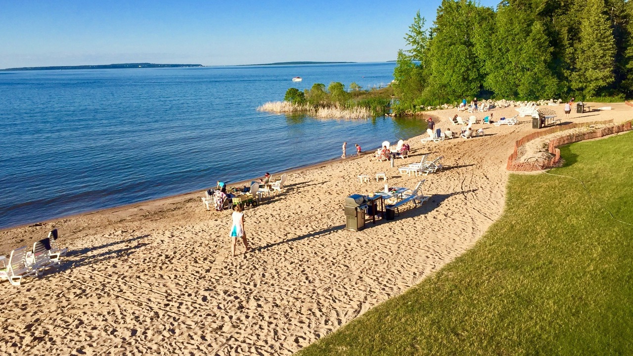 Photo of Others in Mackinaw City