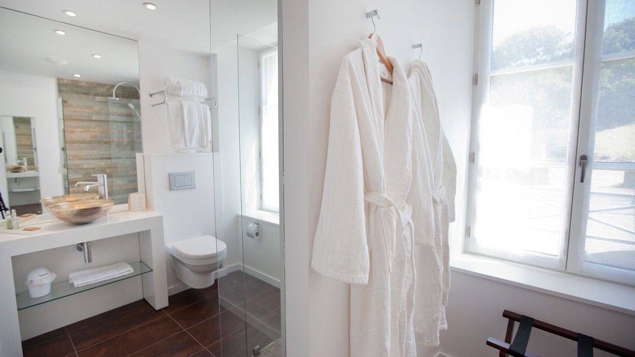 Photo of Bathroom in Urville-Nacqueville