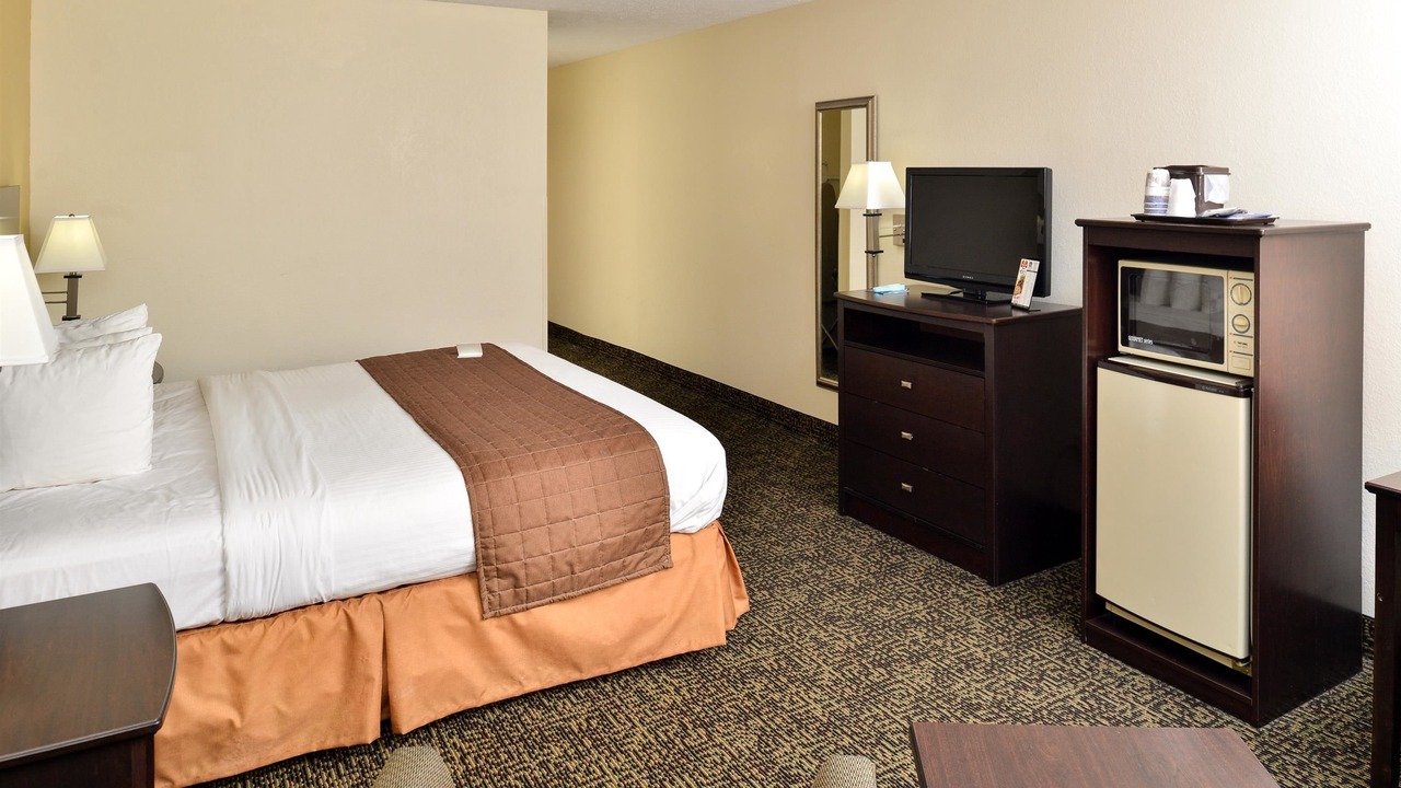 Photo of Bedroom in Elyria