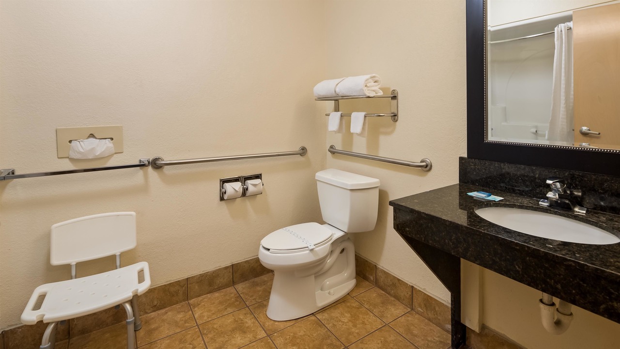 Photo of Bathroom in Elyria
