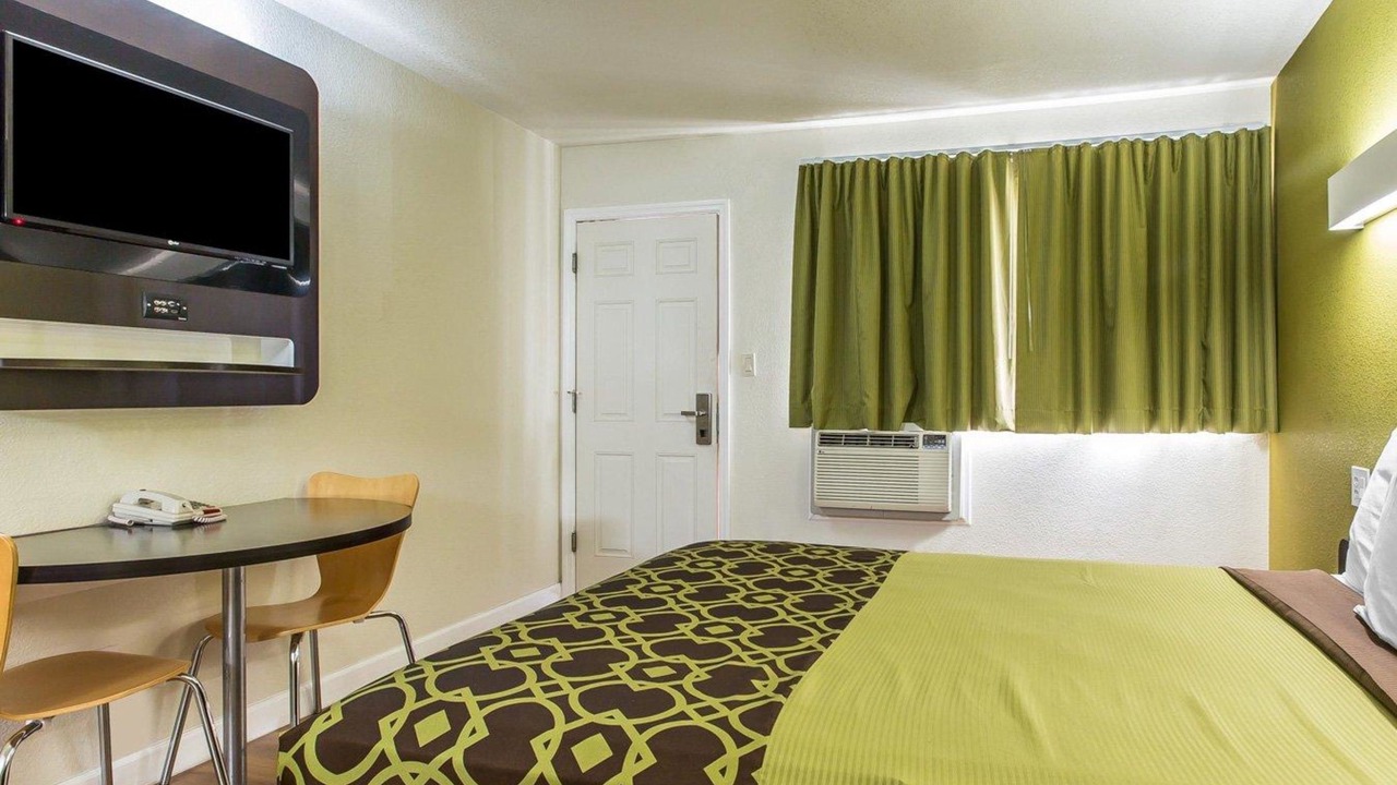 Photo of Bedroom in Hanford